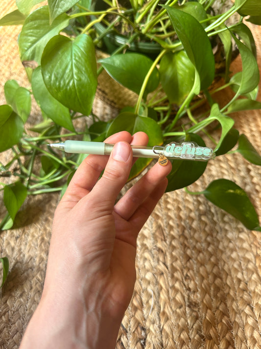 defuse pen & pocket guide