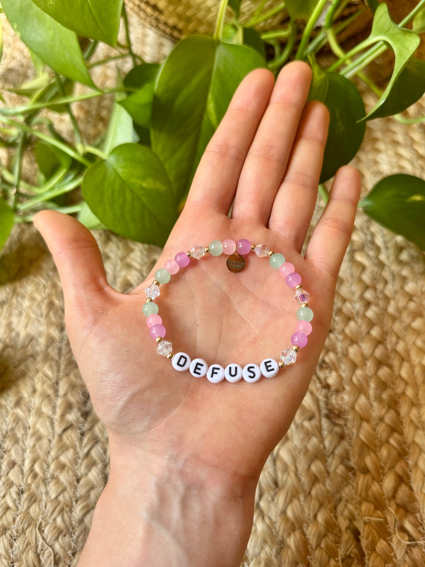 defuse bracelet & pocket guide